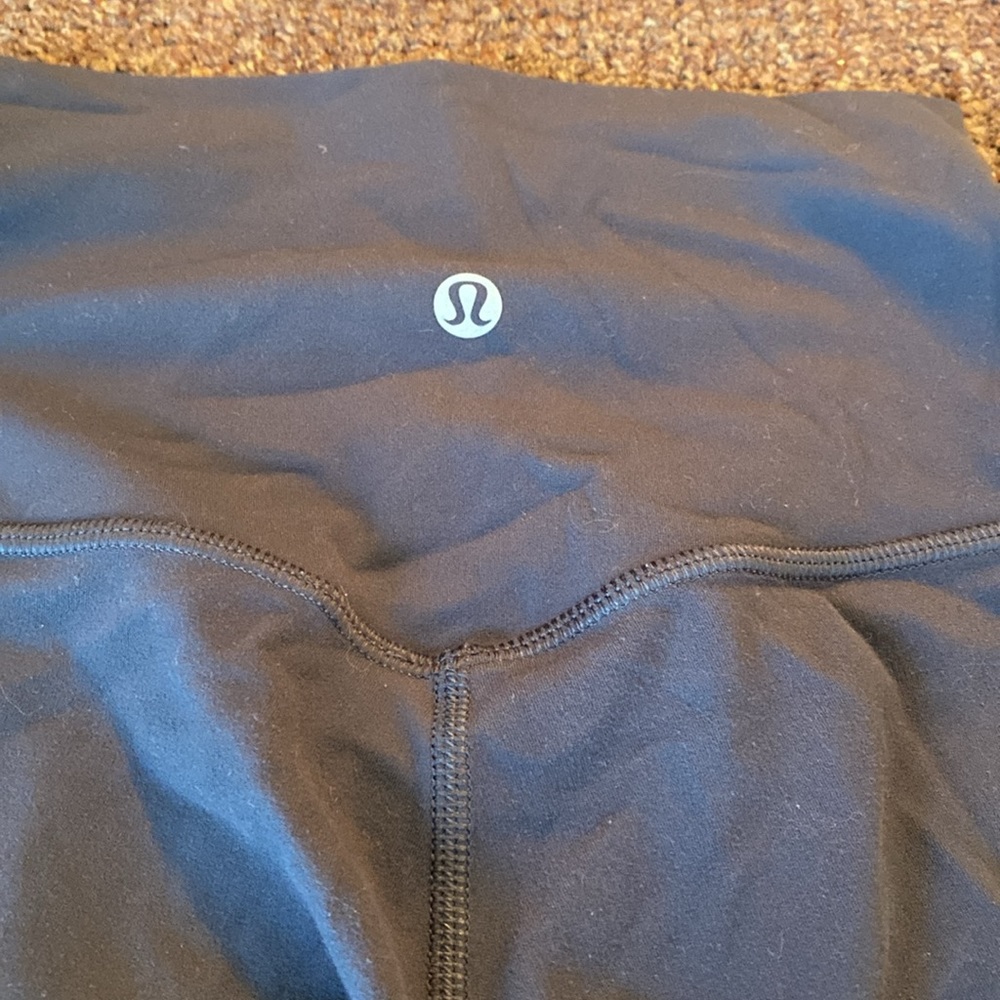 Lululemon capri workout pants size 2